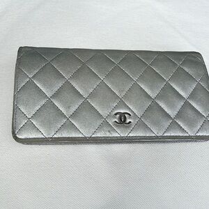 Chanel Silver leather wallet
